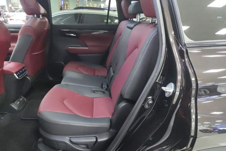 Used Toyota Crown Kluger 2021 2.5L HEV Four-Wheel Drive Flagship Edition Left Rear Seat