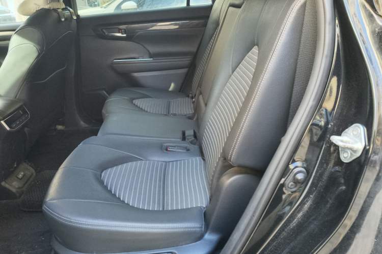 Used Toyota Crown Kluger 2021 2.5L HEV Four-Wheel Drive Premium Edition Left Rear Seat