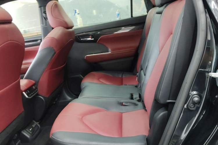 Used Toyota Crown Kluger 2021 2.5L HEV Four-Wheel Drive Flagship Edition Left Rear Seat