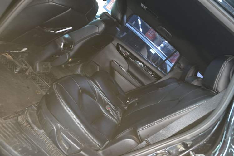 Used Toyota Crown Kluger 2021 2.5L HEV Two-Wheel Drive Entry Version Left Rear Seat