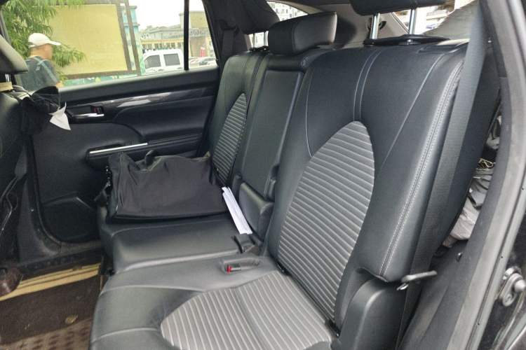 Used Toyota Crown Kluger 2021 2.5L HEV Four-Wheel Drive Premium Edition Left Rear Seat
