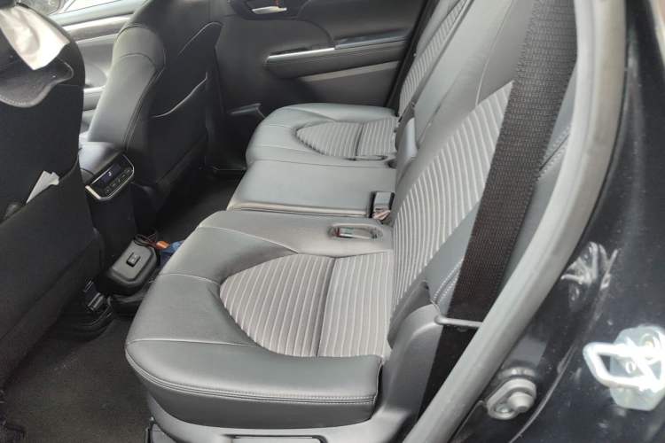 Used Toyota Crown Kluger 2021 2.5L HEV Four-Wheel Drive Luxury Edition Left Rear Seat