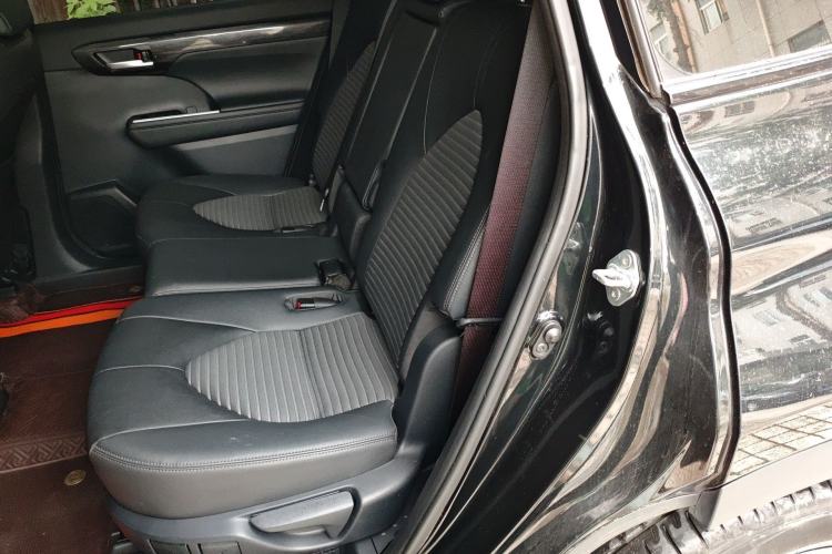 Used Toyota Crown Kluger 2021 2.5L HEV Four-Wheel Drive Luxury Edition Left Rear Seat
