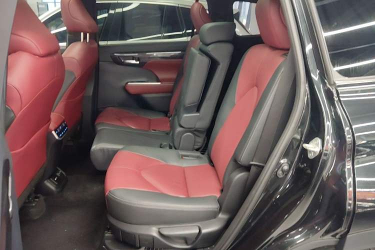 Used Toyota Crown Kluger 2021 2.5L HEV Four-Wheel Drive Flagship Edition Left Rear Seat