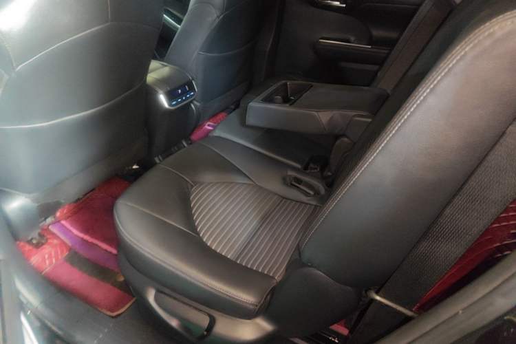 Used Toyota Crown Kluger 2021 2.5L HEV Four-Wheel Drive Premium Edition Left Rear Seat