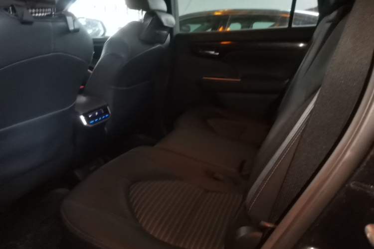 Used Toyota Crown Kluger 2021 2.5L HEV Four-Wheel Drive Premium Edition Left Rear Seat