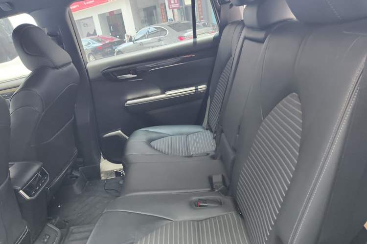 Used Toyota Crown Kluger 2021 2.5L HEV Four-Wheel Drive Luxury Edition Left Rear Seat
