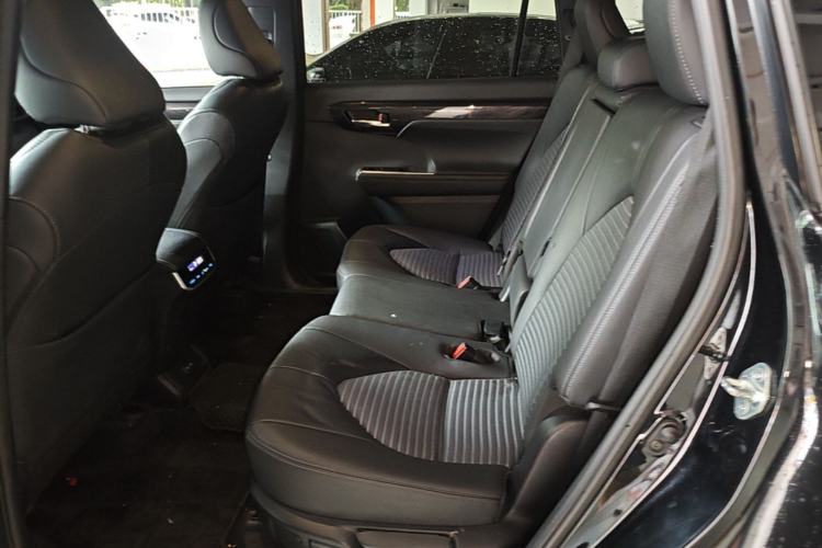 Used Toyota Crown Kluger 2021 2.5L HEV Four-Wheel Drive Premium Edition Left Rear Seat