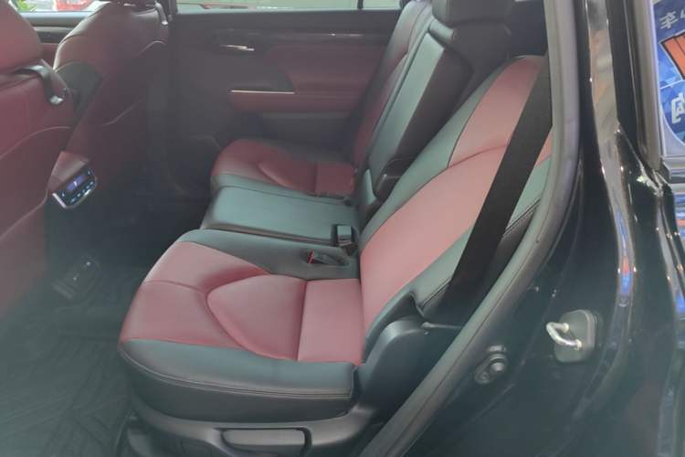 Used Toyota Crown Kluger 2021 2.5L HEV Four-Wheel Drive Flagship Edition Left Rear Seat