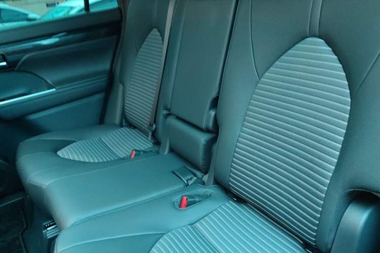 Used Toyota Crown Kluger 2021 2.5L HEV Four-Wheel Drive Premium Edition Left Rear Seat