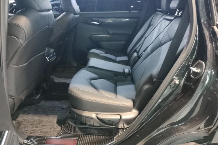Used Toyota Crown Kluger 2021 2.5L HEV Four-Wheel Drive Flagship Edition Left Rear Seat