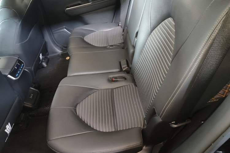 Used Toyota Crown Kluger 2021 2.5L HEV Four-Wheel Drive Luxury Edition Left Rear Seat