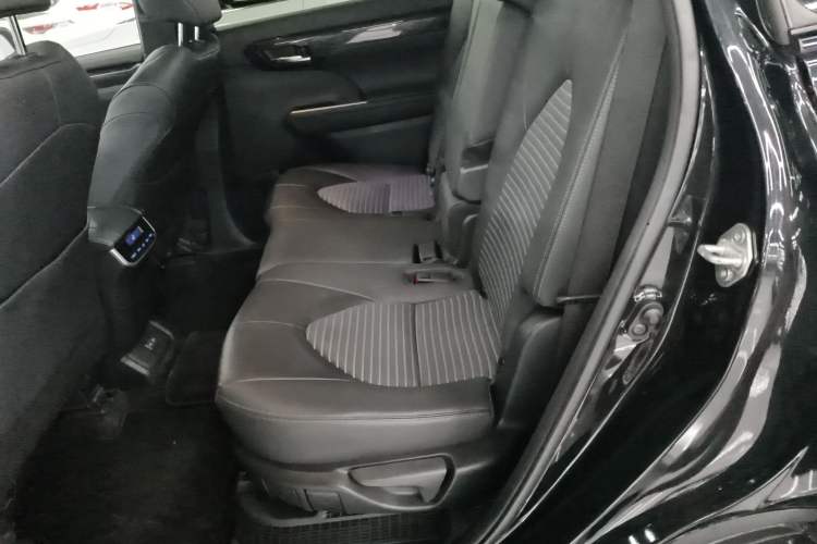 Used Toyota Crown Kluger 2021 2.5L HEV Four-Wheel Drive Premium Edition Left Rear Seat