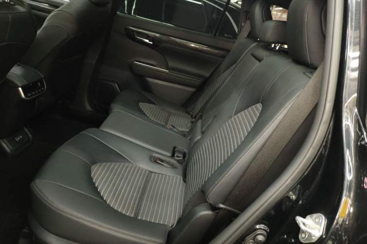 Used Toyota Crown Kluger 2021 2.5L HEV Four-Wheel Drive Premium Edition Left Rear Seat