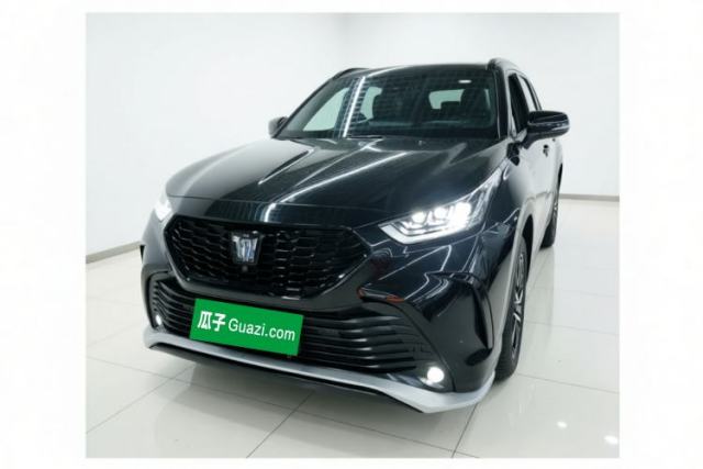 Ojetý Toyota Crown Kluger 2021 2.5L HEV Four-Wheel Drive Premium Edition
