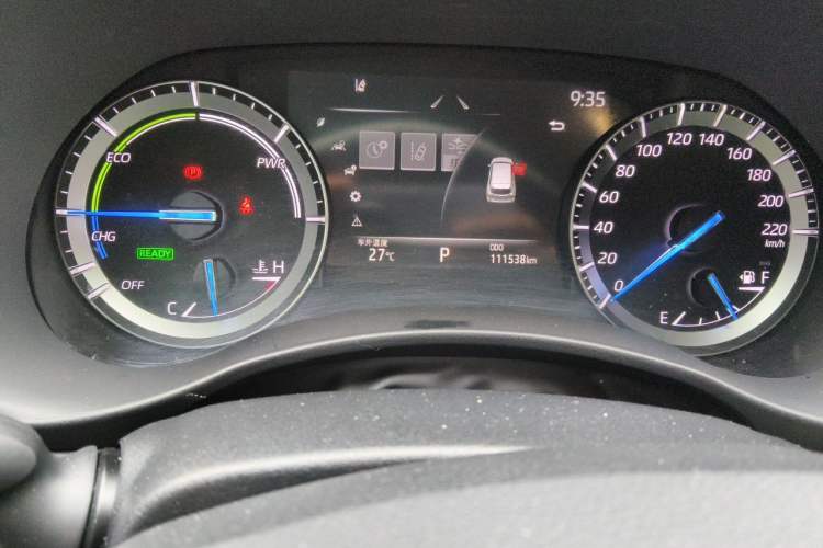 Used Toyota Crown Kluger 2021 2.5L HEV Four-Wheel Drive Luxury Edition Odometer Close Up