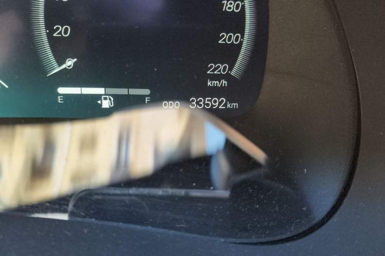 Used Toyota Crown Kluger 2021 2.5L HEV Four-Wheel Drive Premium Edition Odometer Close Up