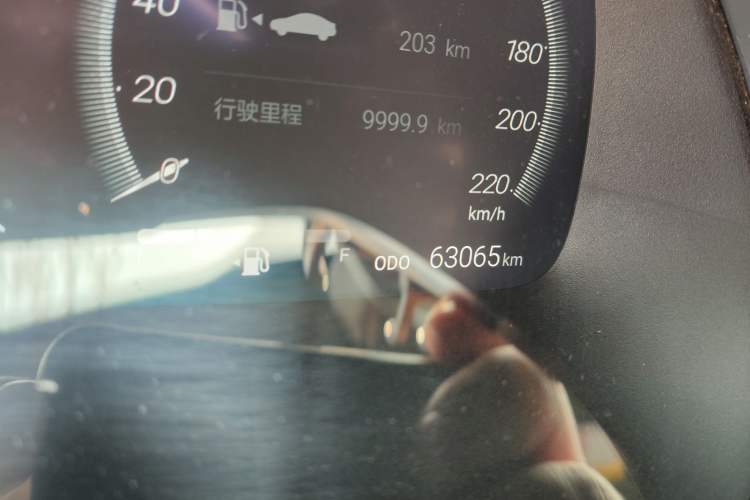 Used Toyota Crown Kluger 2021 2.5L HEV Four-Wheel Drive Premium Edition Odometer Close Up