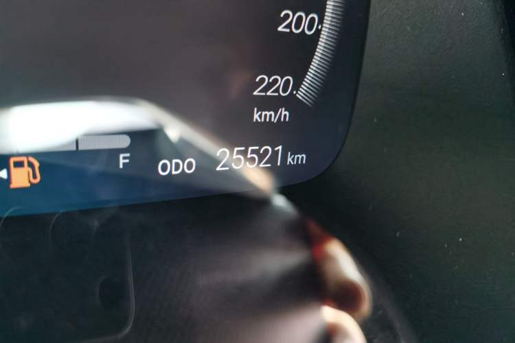 Used Toyota Crown Kluger 2021 2.5L HEV Four-Wheel Drive Premium Edition Odometer Close Up