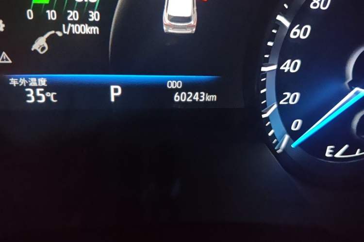 Used Toyota Crown Kluger 2021 2.5L HEV Four-Wheel Drive Luxury Edition Odometer Close Up