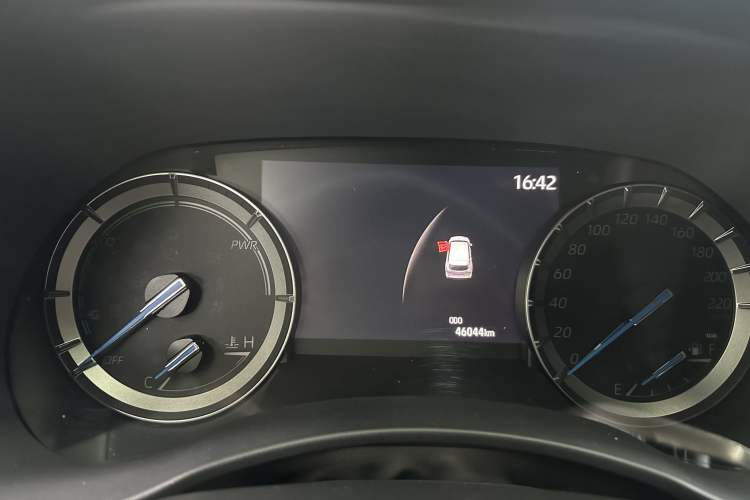 Used Toyota Crown Kluger 2021 2.5L HEV Four-Wheel Drive Luxury Edition Odometer Close Up