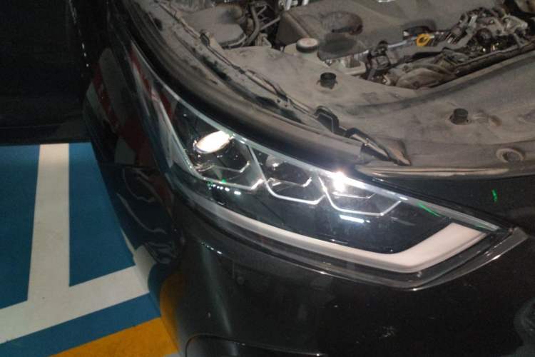 Used Toyota Crown Kluger 2021 2.5L HEV Four-Wheel Drive Flagship Edition Right Front Headlight