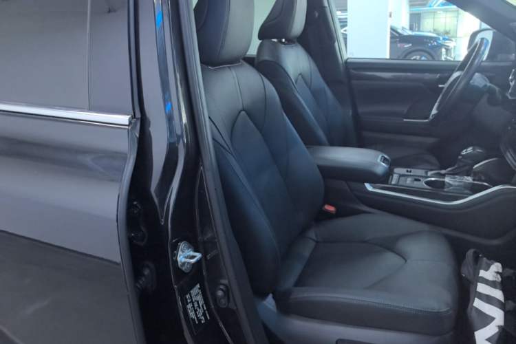 Used Toyota Crown Kluger 2021 2.5L HEV Four-Wheel Drive Flagship Edition Right Front Seat