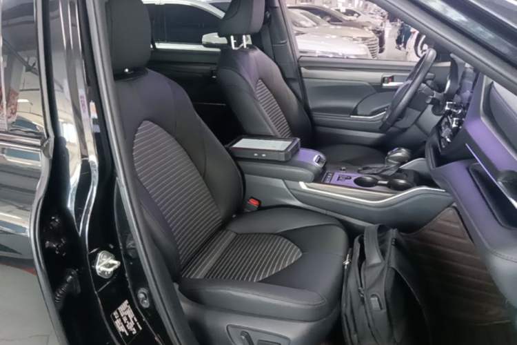 Used Toyota Crown Kluger 2021 2.5L HEV Four-Wheel Drive Luxury Edition Right Front Seat