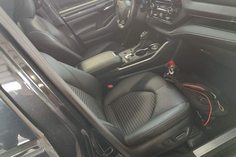 Used Toyota Crown Kluger 2021 2.5L HEV Four-Wheel Drive Luxury Edition Right Front Seat