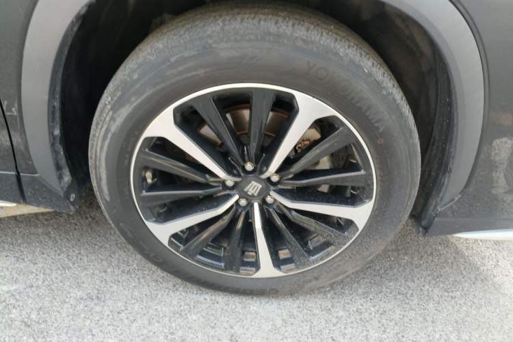 Used Toyota Crown Kluger 2021 2.5L HEV Four-Wheel Drive Flagship Edition Right Front Wheel Hub