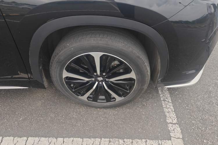 Used Toyota Crown Kluger 2021 2.5L HEV Four-Wheel Drive Premium Edition Right Front Wheel Hub