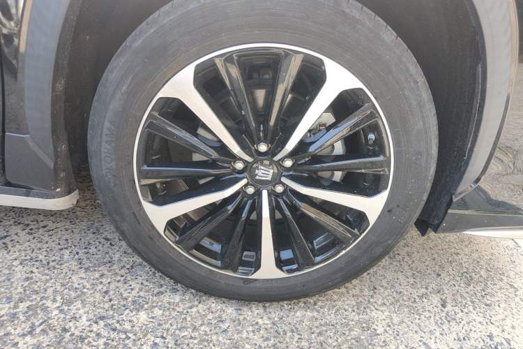 Used Toyota Crown Kluger 2021 2.5L HEV Four-Wheel Drive Premium Edition Right Front Wheel Hub