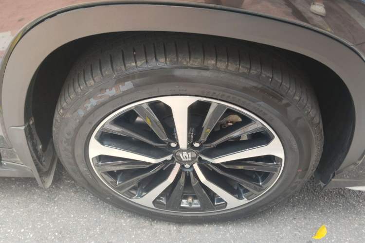 Used Toyota Crown Kluger 2021 2.5L HEV Four-Wheel Drive Premium Edition Right Front Wheel Hub