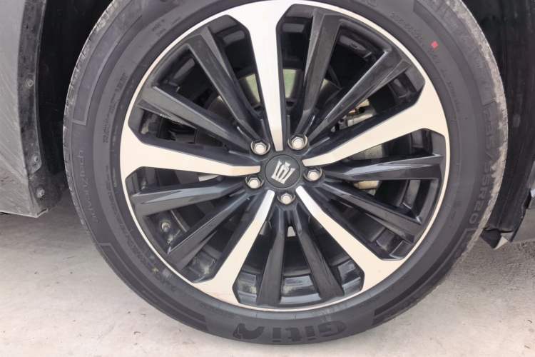 Used Toyota Crown Kluger 2021 2.5L HEV Four-Wheel Drive Flagship Edition Right Front Wheel Hub