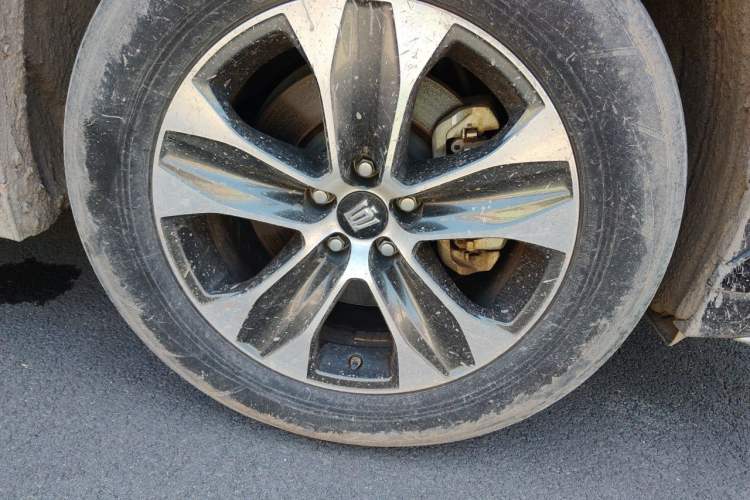 Used Toyota Crown Kluger 2021 2.5L HEV Four-Wheel Drive Elite Edition Right Front Wheel Hub