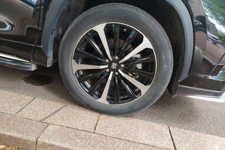 Used Toyota Crown Kluger 2021 2.5L HEV Four-Wheel Drive Premium Edition Right Front Wheel Hub