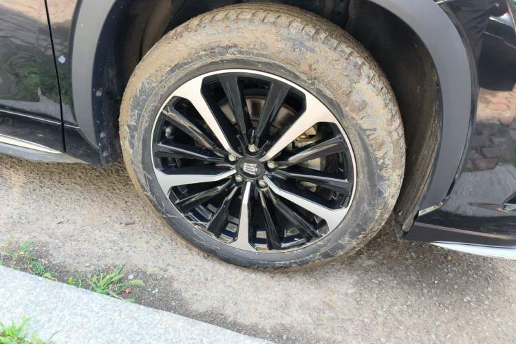 Used Toyota Crown Kluger 2021 2.5L HEV Four-Wheel Drive Premium Edition Right Front Wheel Hub