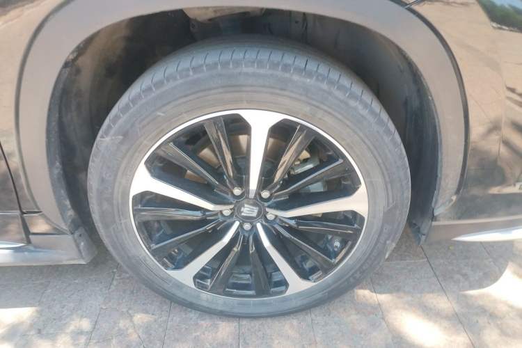 Used Toyota Crown Kluger 2021 2.5L HEV Four-Wheel Drive Premium Edition Right Front Wheel Hub