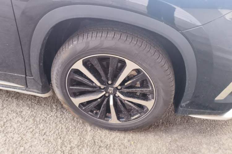 Used Toyota Crown Kluger 2021 2.5L HEV Four-Wheel Drive Luxury Edition Right Front Wheel Hub