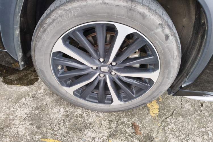 Used Toyota Crown Kluger 2021 2.5L HEV Four-Wheel Drive Premium Edition Right Front Wheel Hub