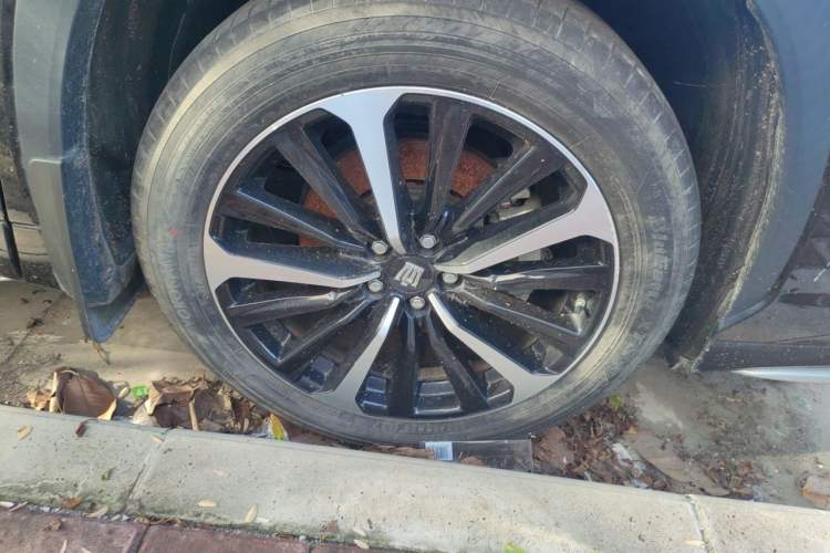 Used Toyota Crown Kluger 2021 2.5L HEV Four-Wheel Drive Premium Edition Right Front Wheel Hub