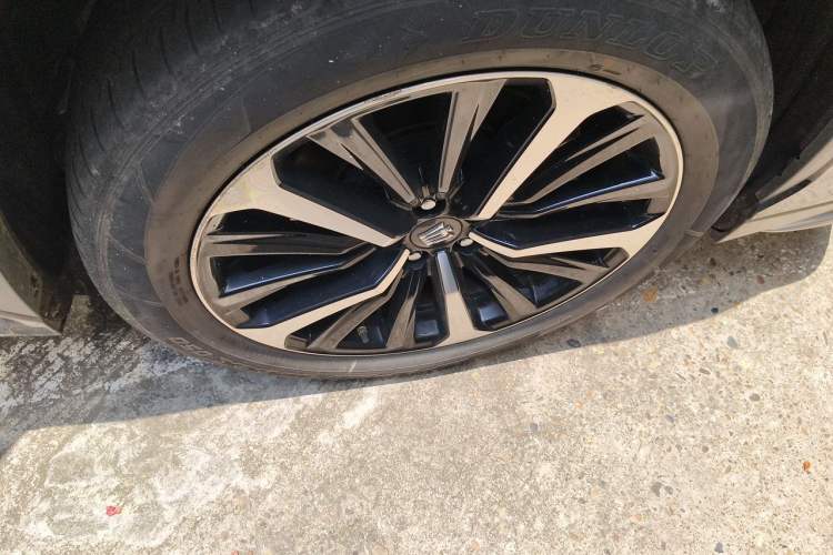 Used Toyota Crown Kluger 2021 2.5L HEV Four-Wheel Drive Luxury Edition Right Front Wheel Hub