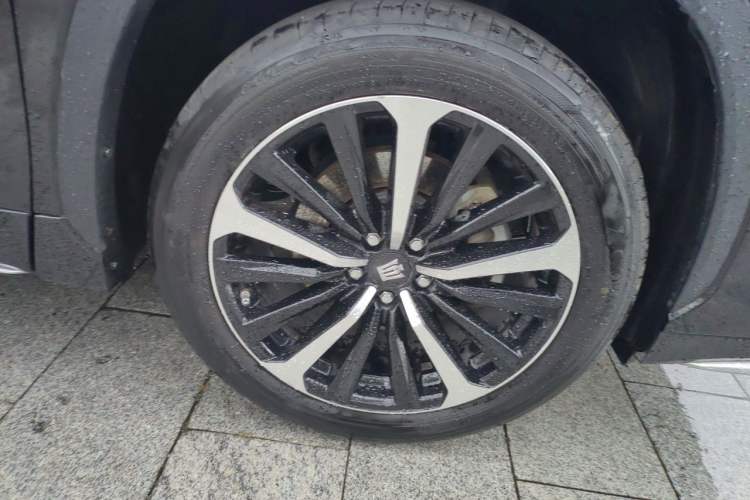 Used Toyota Crown Kluger 2021 2.5L HEV Four-Wheel Drive Premium Edition Right Front Wheel Hub