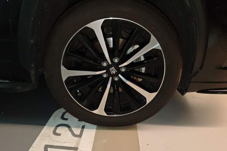 Used Toyota Crown Kluger 2021 2.5L HEV Four-Wheel Drive Premium Edition Right Front Wheel Hub