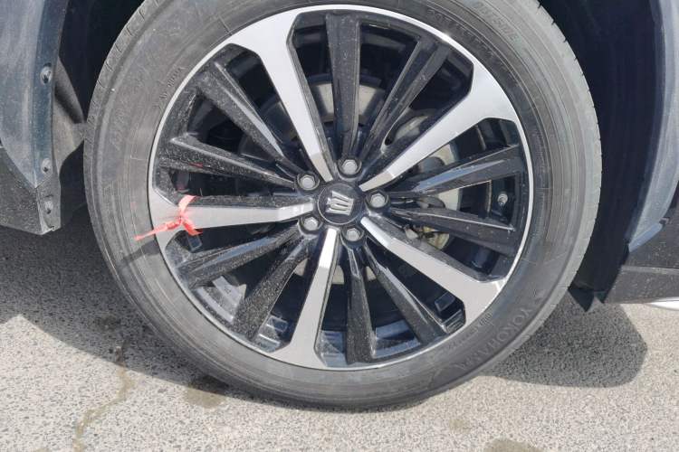 Used Toyota Crown Kluger 2021 2.5L HEV Four-Wheel Drive Premium Edition Right Front Wheel Hub