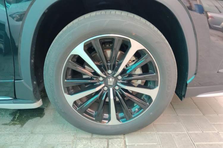 Used Toyota Crown Kluger 2021 2.5L HEV Four-Wheel Drive Premium Edition Right Front Wheel Hub