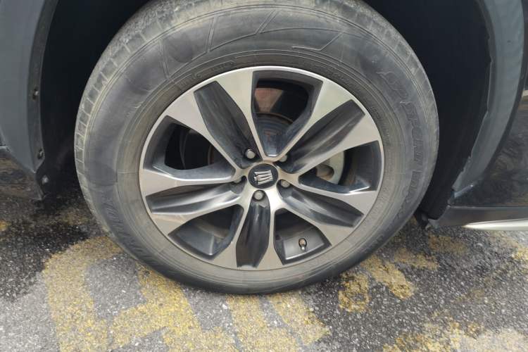 Used Toyota Crown Kluger 2021 2.5L HEV Two-Wheel Drive Entry Version Right Front Wheel Hub