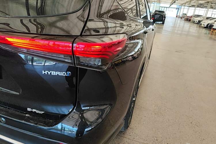 Used Toyota Crown Kluger 2021 2.5L HEV Four-Wheel Drive Luxury Edition Right Rear Taillight