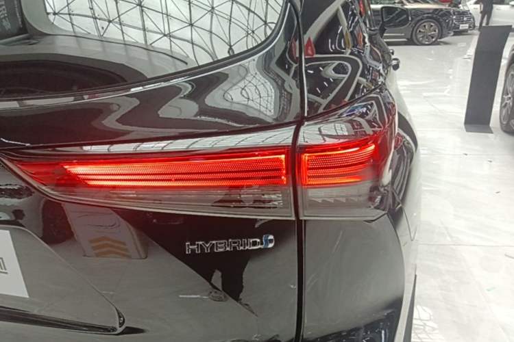 Used Toyota Crown Kluger 2021 2.5L HEV Four-Wheel Drive Premium Edition Right Rear Taillight