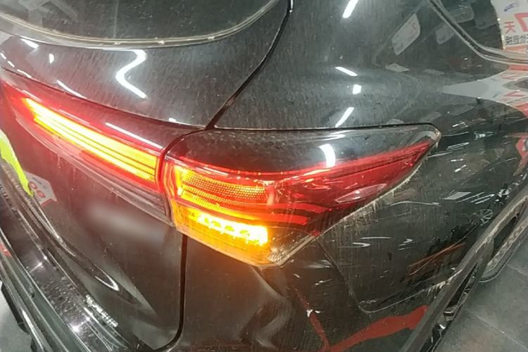 Used Toyota Crown Kluger 2021 2.5L HEV Four-Wheel Drive Luxury Edition Right Rear Taillight